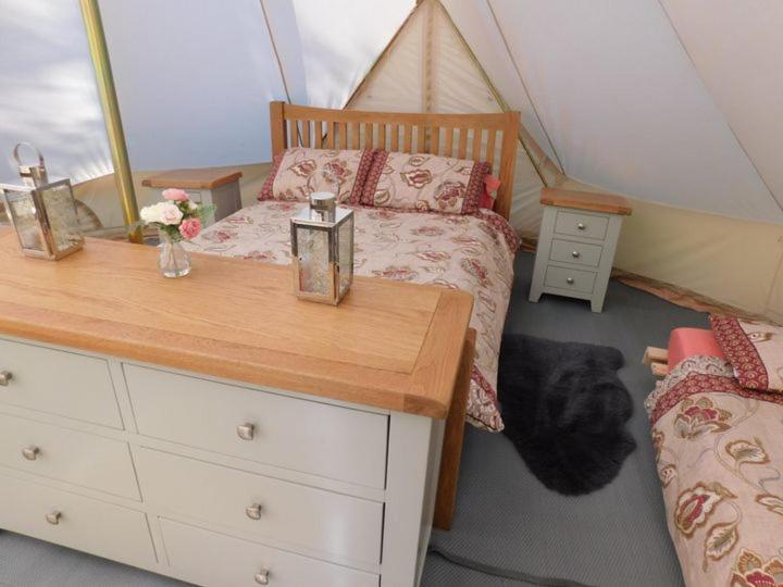 Oak Tree Farm Hotel Llanfynydd Luaran gambar
